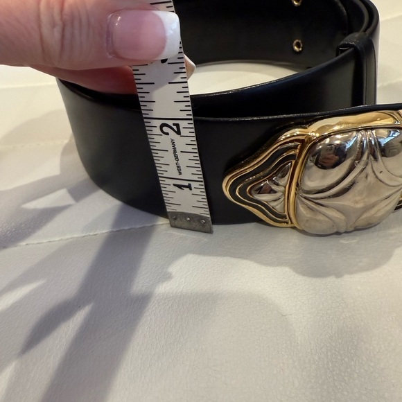 Judith Leiber black leather belt with gold/silver details - Picture 9 of 12